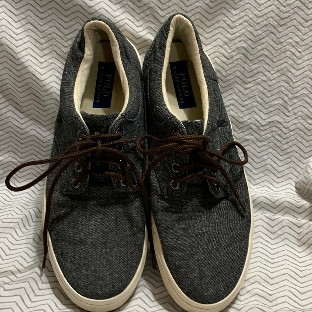 Mens size 9 Polo lace up shoes